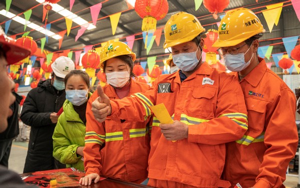 丢沙包游戏视频教程_丢沙包游戏简介_丢沙包游戏过程